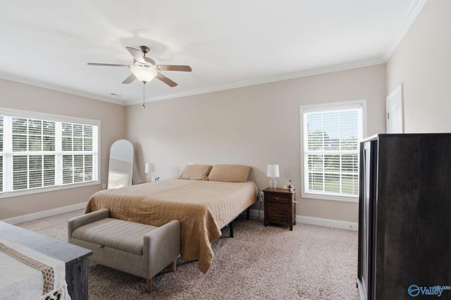 7003 Southcreek Drive SE, Owens Cross Roads, AL 35763