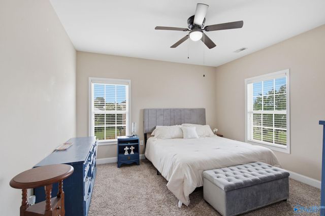 7003 Southcreek Drive SE, Owens Cross Roads, AL 35763