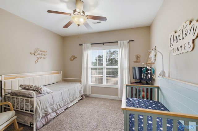 7003 Southcreek Drive SE, Owens Cross Roads, AL 35763