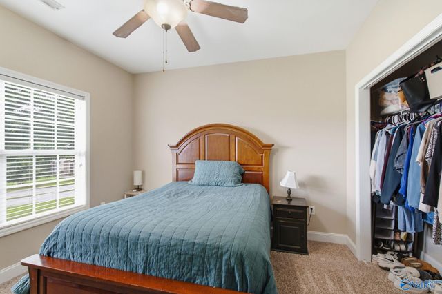 7003 Southcreek Drive SE, Owens Cross Roads, AL 35763