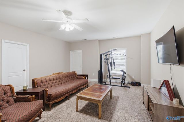 7003 Southcreek Drive SE, Owens Cross Roads, AL 35763