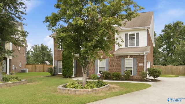 7003 Southcreek Drive SE, Owens Cross Roads, AL 35763