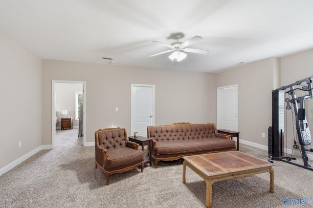 7003 Southcreek Drive SE, Owens Cross Roads, AL 35763
