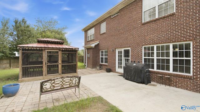 7003 Southcreek Drive SE, Owens Cross Roads, AL 35763