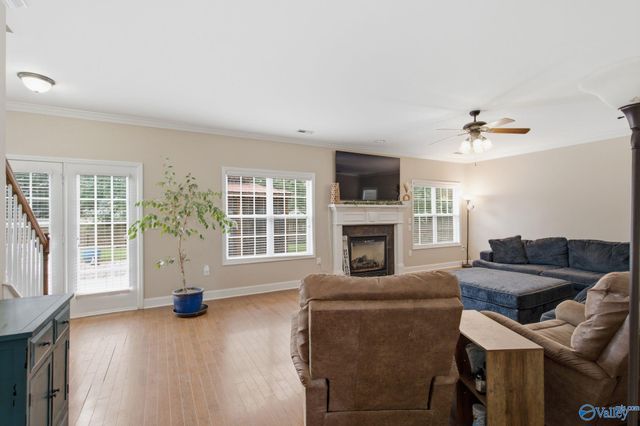7003 Southcreek Drive SE, Owens Cross Roads, AL 35763