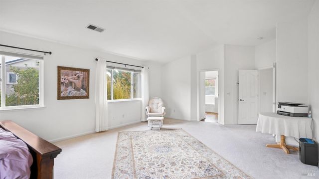 264 Cambridge Ln, Petaluma, CA 94952