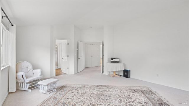 264 Cambridge Ln, Petaluma, CA 94952