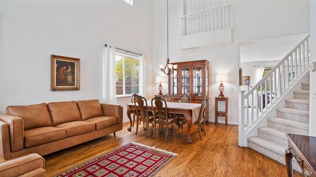 264 Cambridge Ln, Petaluma, CA 94952