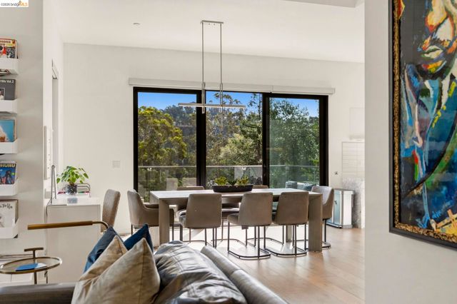 45 Homeglen Ln, Oakland, CA 94611