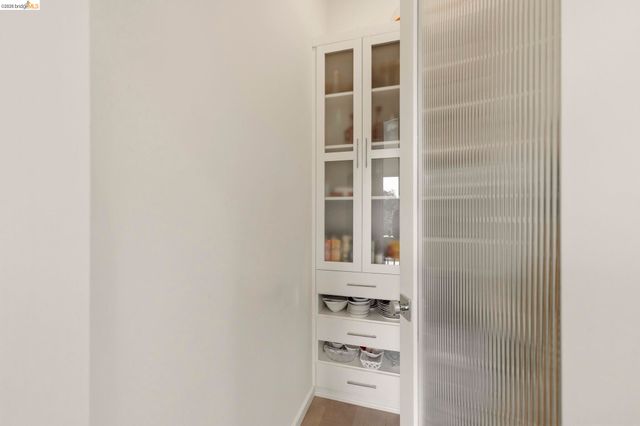 45 Homeglen Ln, Oakland, CA 94611