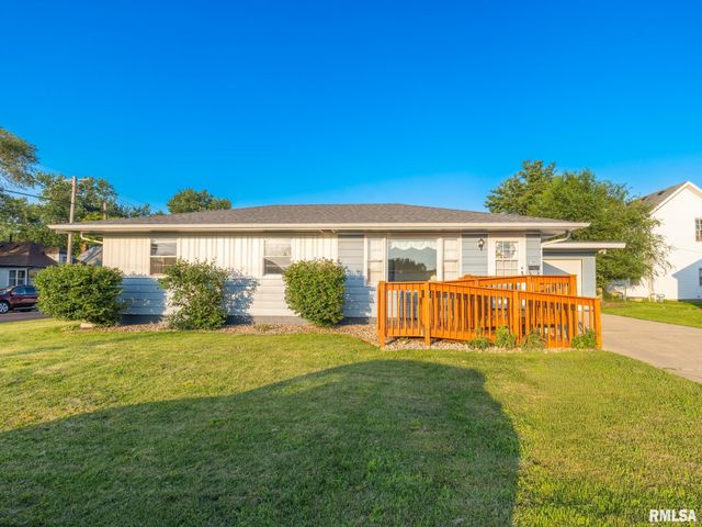 104 N 12TH Street, Pekin, IL 61554