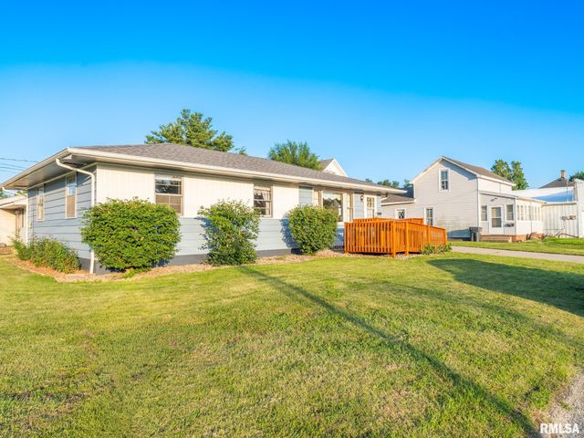 104 N 12TH Street, Pekin, IL 61554