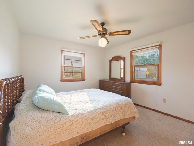 104 N 12TH Street, Pekin, IL 61554