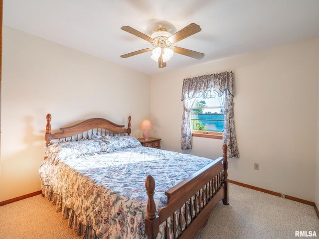 104 N 12TH Street, Pekin, IL 61554