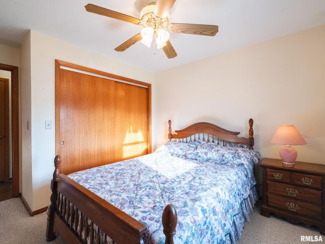104 N 12TH Street, Pekin, IL 61554