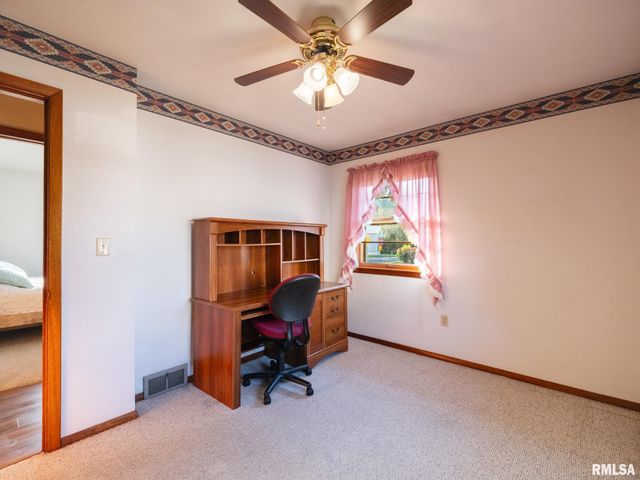 104 N 12TH Street, Pekin, IL 61554