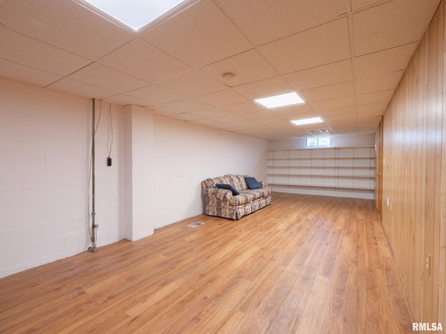 104 N 12TH Street, Pekin, IL 61554