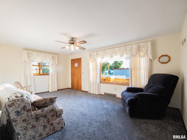 104 N 12TH Street, Pekin, IL 61554