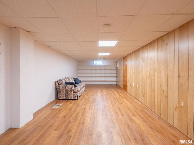 104 N 12TH Street, Pekin, IL 61554