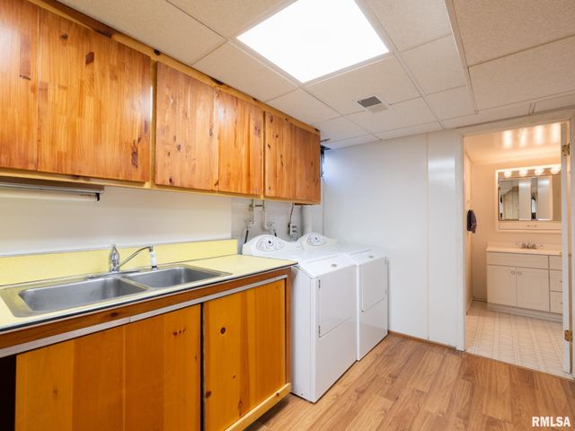 104 N 12TH Street, Pekin, IL 61554