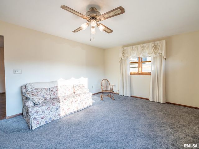 104 N 12TH Street, Pekin, IL 61554