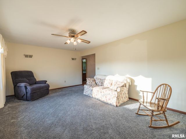 104 N 12TH Street, Pekin, IL 61554
