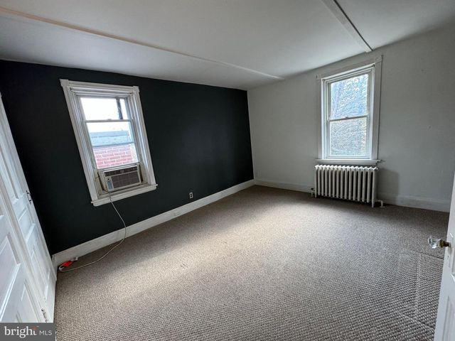 2432 W 19TH ST, Wilmington, DE 19806