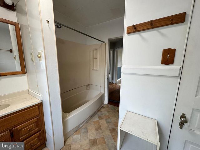 2432 W 19TH ST, Wilmington, DE 19806