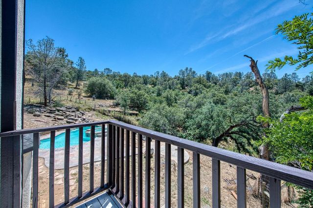 43326 Seminole Court, Coarsegold, CA 93614