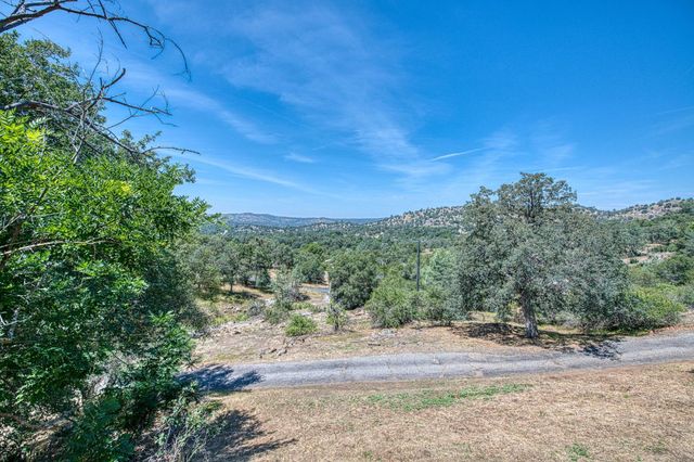 43326 Seminole Court, Coarsegold, CA 93614