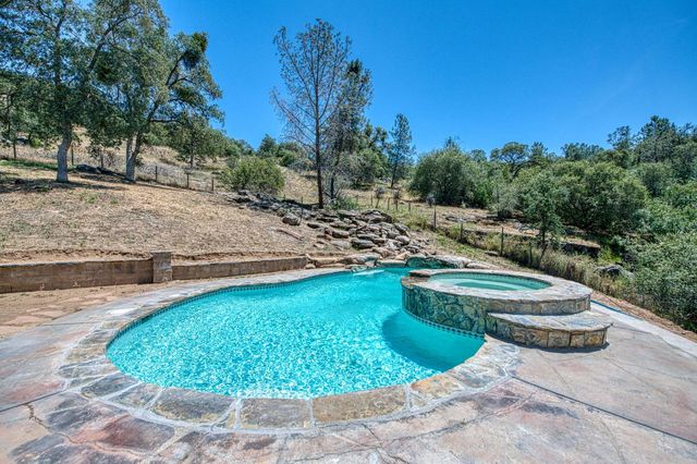 43326 Seminole Court, Coarsegold, CA 93614