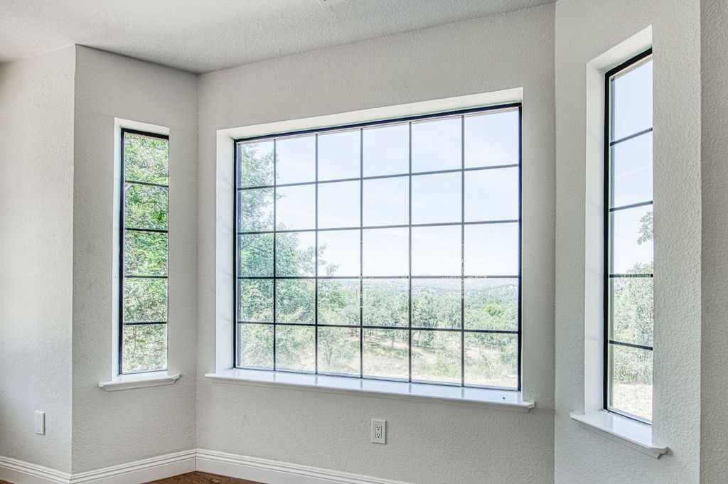 Image 20 of property listing at 43326 Seminole Court, Coarsegold, CA 93614
