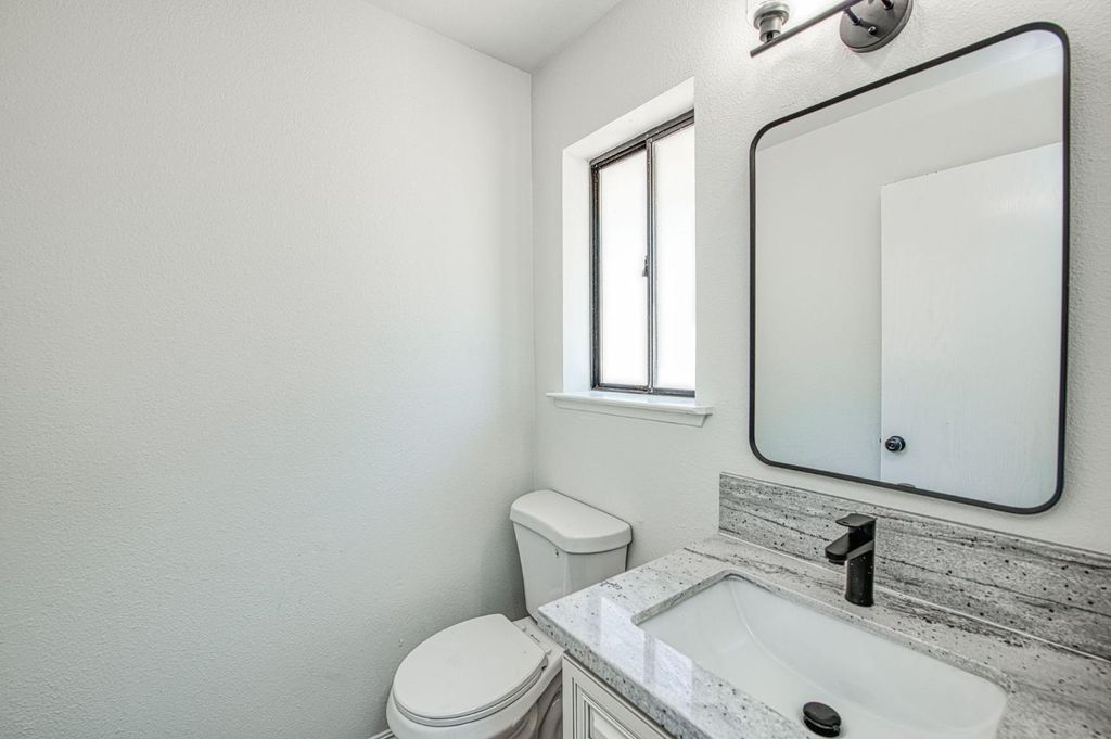 Image 23 of property listing at 43326 Seminole Court, Coarsegold, CA 93614