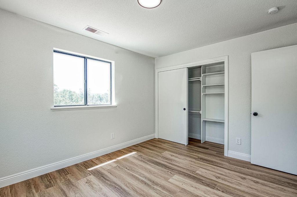 Image 38 of property listing at 43326 Seminole Court, Coarsegold, CA 93614