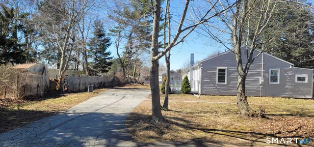 11 Vergennes Court, Groton, CT 06340