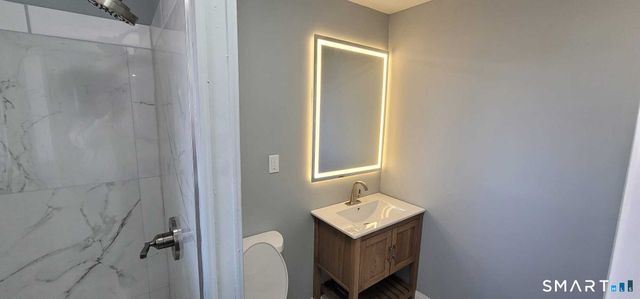 11 Vergennes Court, Groton, CT 06340