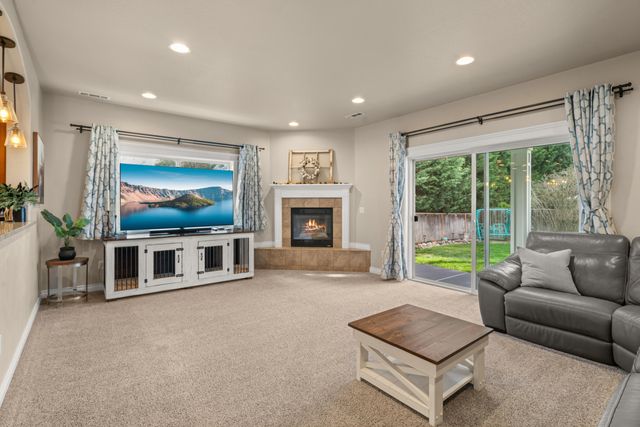 113 Skyler Lane, Phoenix, OR 97535