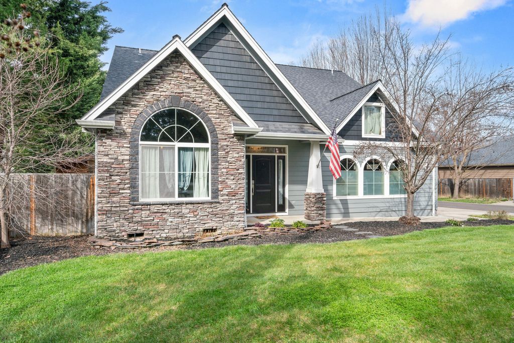 113 Skyler Lane, Phoenix, OR 97535