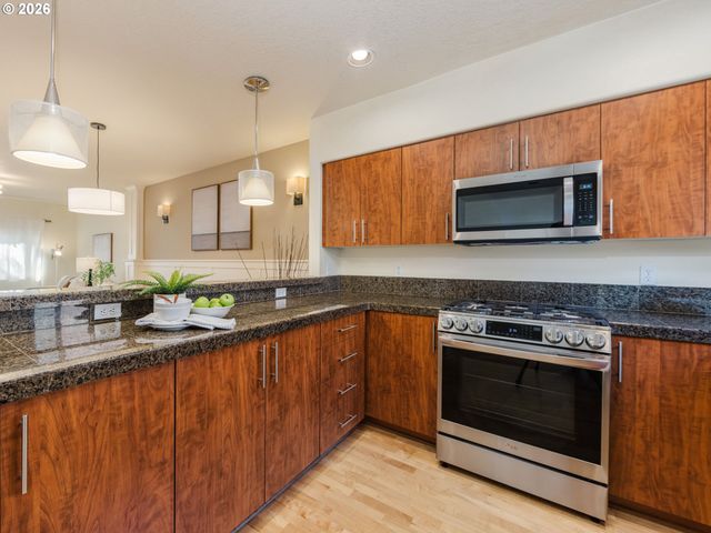 7940 Sw 31ST Ave 2, Portland, OR 97219