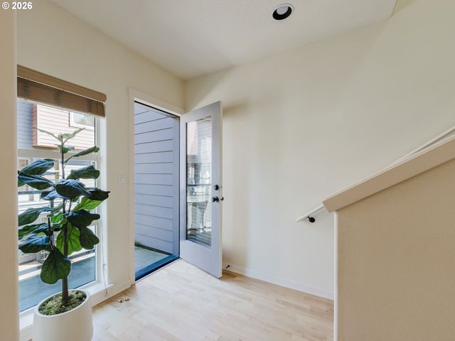 7940 Sw 31ST Ave 2, Portland, OR 97219