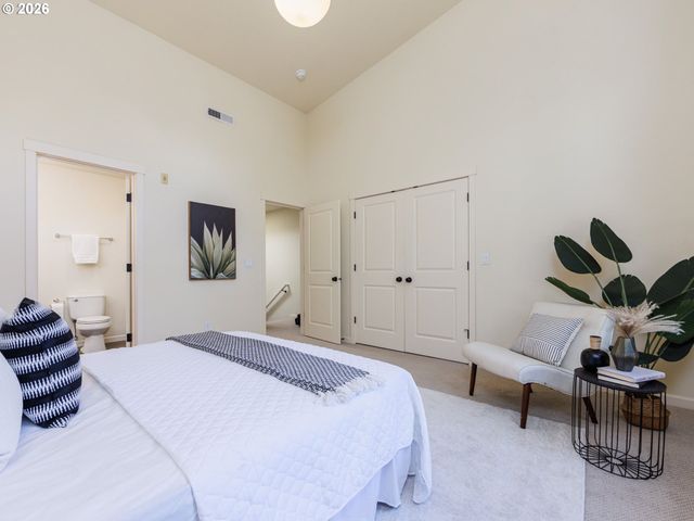 7940 Sw 31ST Ave 2, Portland, OR 97219