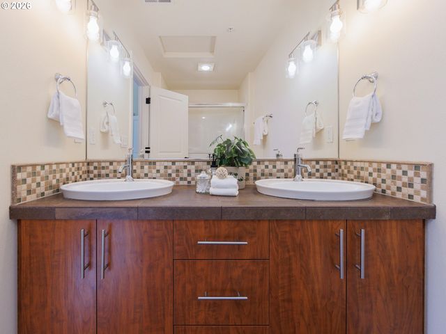 7940 Sw 31ST Ave 2, Portland, OR 97219