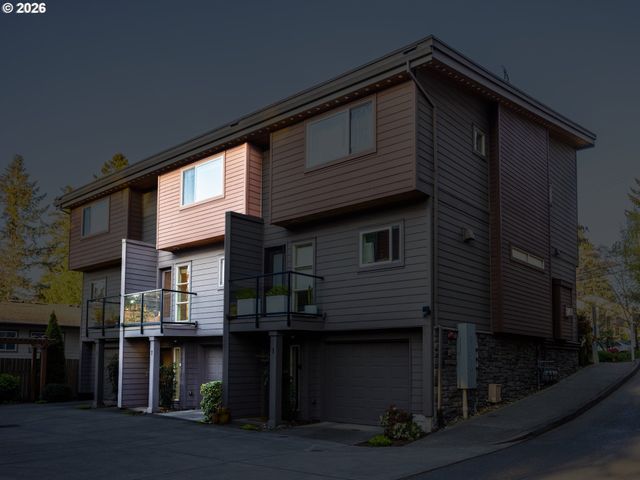 7940 Sw 31ST Ave 2, Portland, OR 97219