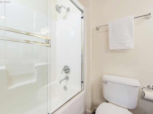 7940 Sw 31ST Ave 2, Portland, OR 97219