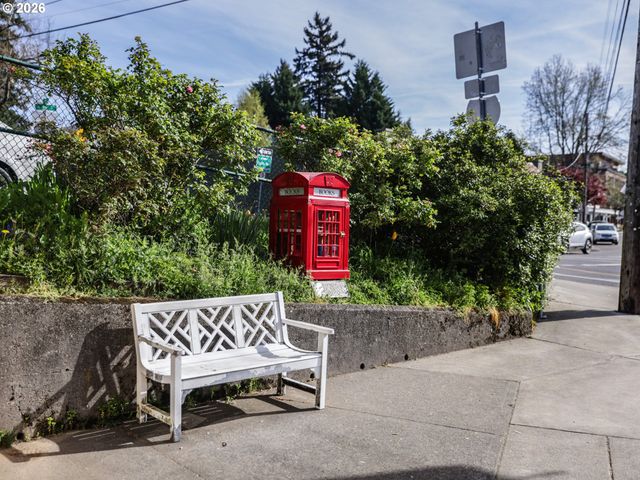 7940 Sw 31ST Ave 2, Portland, OR 97219