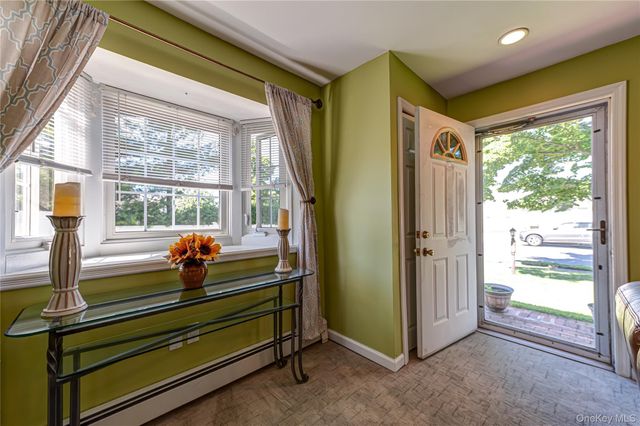 6 Virginia Lane, Bethpage, NY 11714