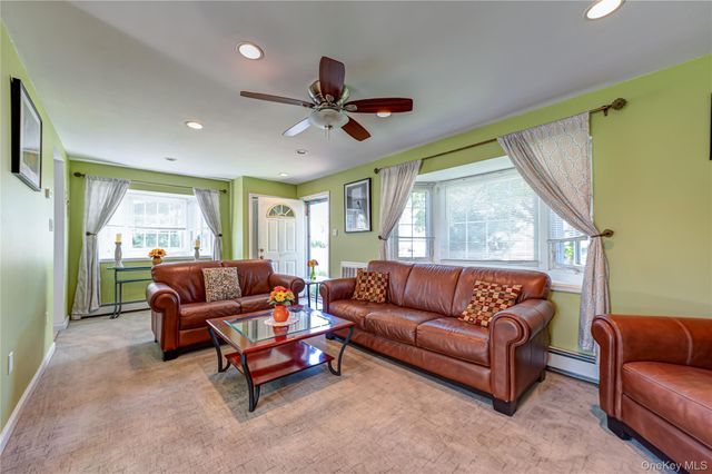 6 Virginia Lane, Bethpage, NY 11714