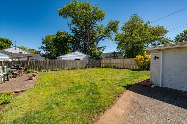6 Virginia Lane, Bethpage, NY 11714