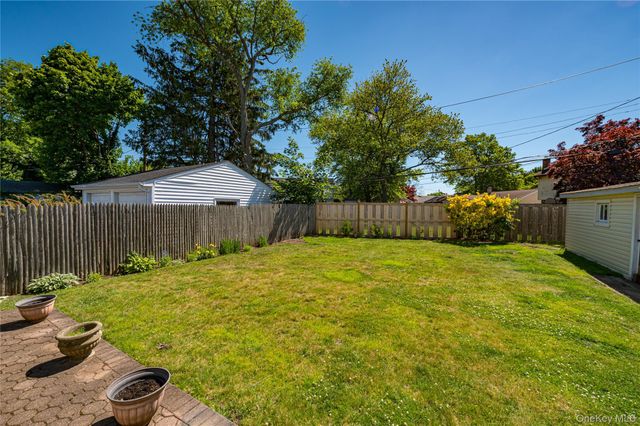 6 Virginia Lane, Bethpage, NY 11714
