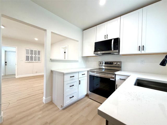 2943 NW 13th Street, Fort Lauderdale, FL 33311